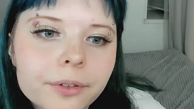 AliceMoongirl Adlı Modelin Canlı XXX Sohbeti