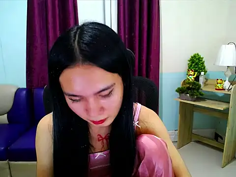 devine_goddess élő XXX-chatje