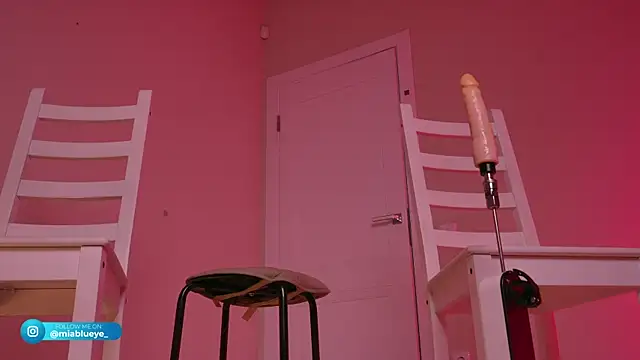 Miablueye 现场XXX聊天