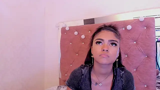 Alaia2n Live XXX chat