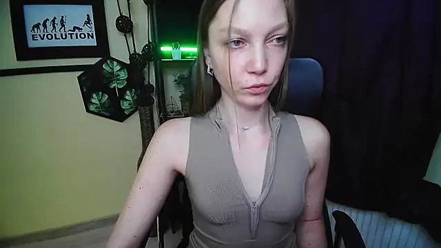 EmillyPlay – Live XXX-chat