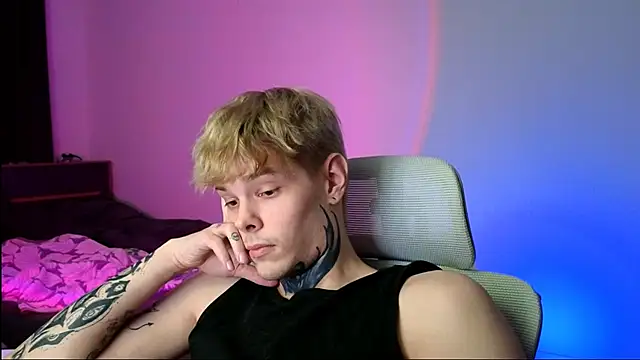 XXX chat uživo modela DENIS_HERE