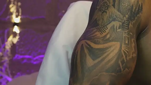 Czat XXX na żywo – Logan_Varela