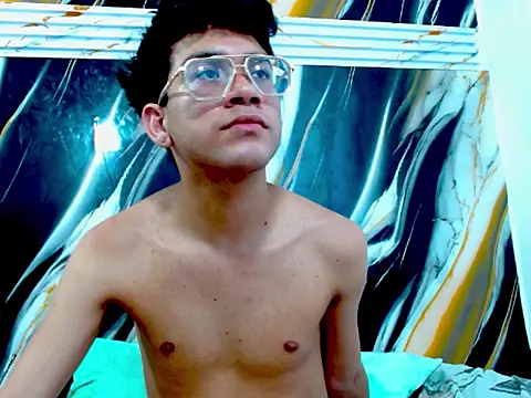 LAYAN_FEMBOY Webcam-Show