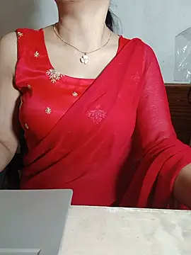 Chanchal--Navya Adlı Modelin Canlı XXX Sohbeti