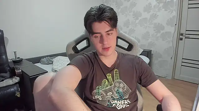 Knuckles17's Webcam Show