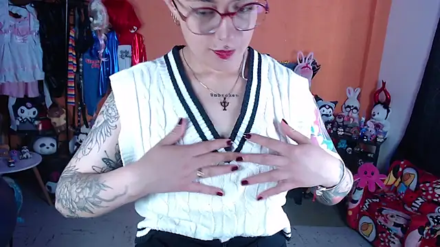 Chat +18 de MissMiia2 ao vivo