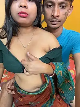 RedQQueen Show in webcam