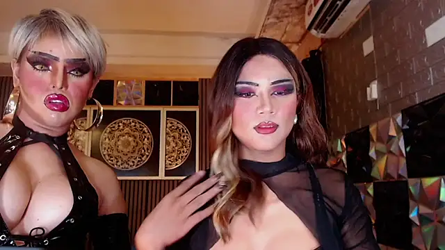 BigCockLatinaTS Show in webcam
