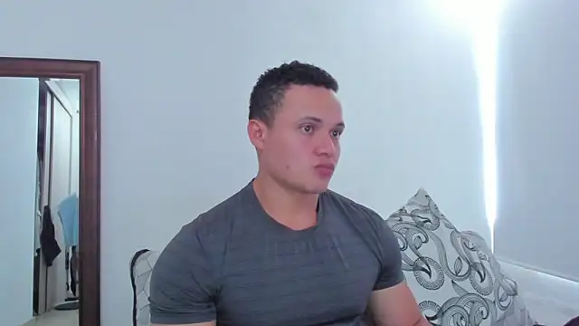 Živý XXX chat KingLevi01