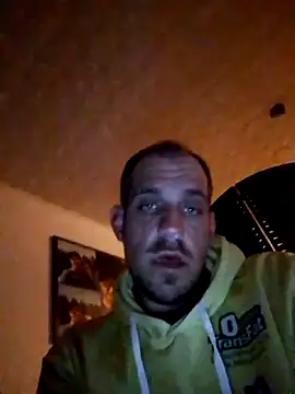 Codymc89: διαδικτυακό σόου στην κάμερα