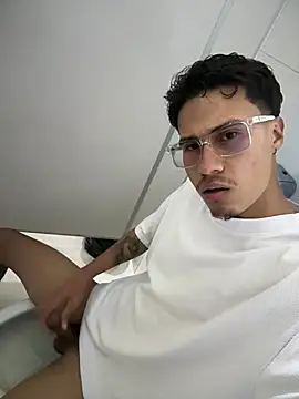 Онлайн чат XXX TavoHot_