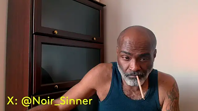 sinnernoir Show in webcam
