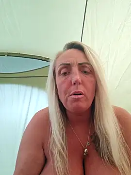 theblondecocklover 现场XXX聊天
