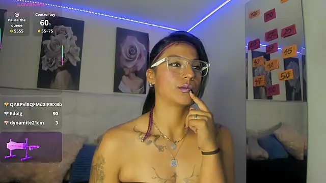 Chat +18 de SamathaMay ao vivo