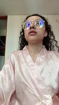 Chat +18 de DanaaCollins ao vivo