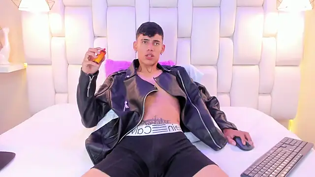 JacobFerrer – Naživo XXX chat