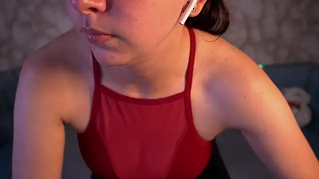 LiviaShy's Live XXX Chat