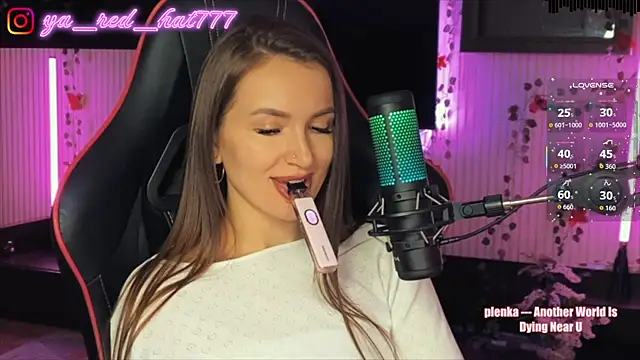 -RED_HAT- Live XXX-Chat