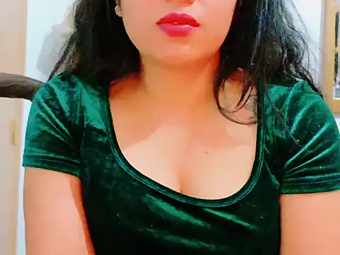 MojaditPussy Adlı Modelin Canlı XXX Sohbeti