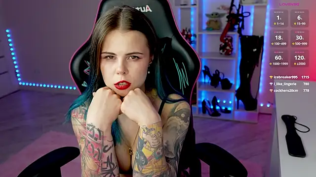 QueenAliceX Chat XXX in diretta