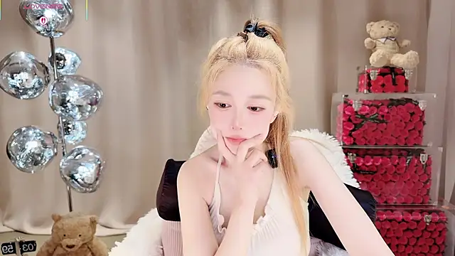 Aeseee- 网络视讯表演