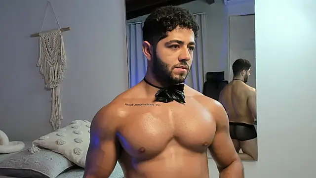 Show modela Thiago_moretti na web-kameri