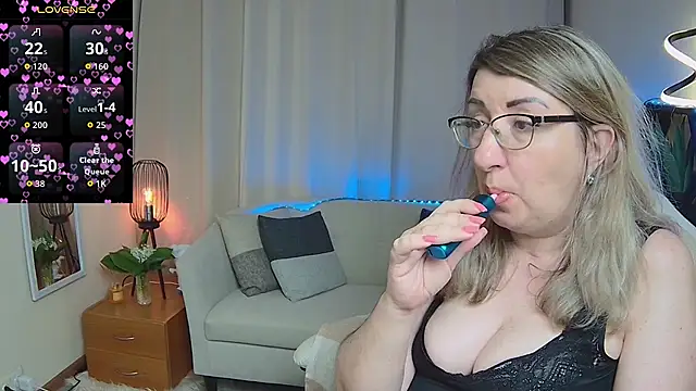 KKMimiKK live XXX chat