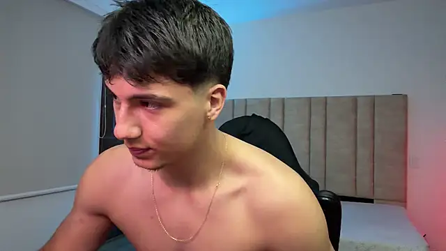 Chat +18 de CHRIS_MORGAN1 ao vivo