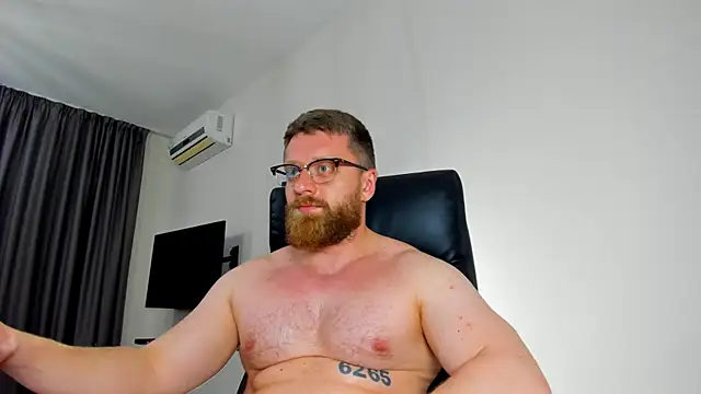 Findom_guy Show in webcam
