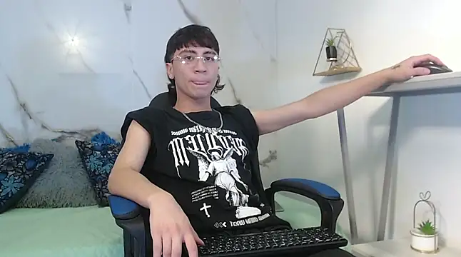 Chat +18 de XanderGrey8 ao vivo
