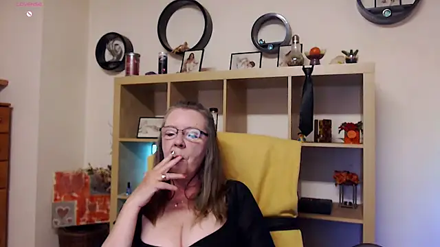 Chatroom XXX en direct de Mone_Live