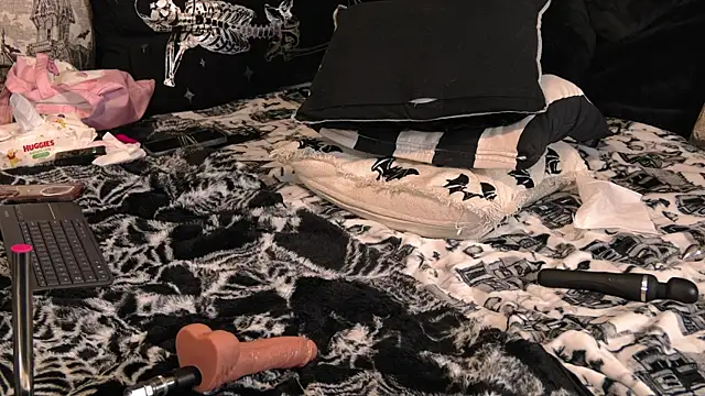 EVILYN's Live XXX Chat