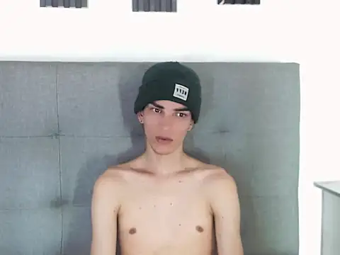 sora_jun élő XXX-chatje