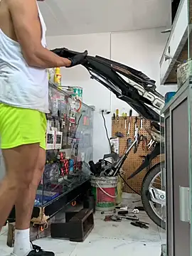 XXX chat uživo modela Paul22cm-