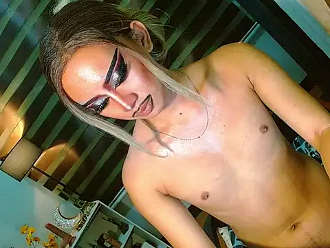 Pokazy przed kamerką – HOLLYWOOD_QUEEN_88