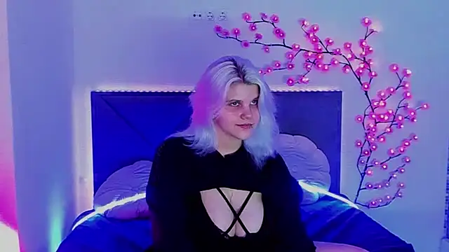 JoannLowe Adlı Modelin Canlı XXX Sohbeti
