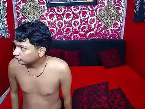 COUPLEFRIENDBAREBACK's Webcam Show