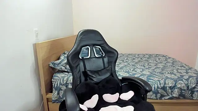 nina_pons' Live XXX Chat