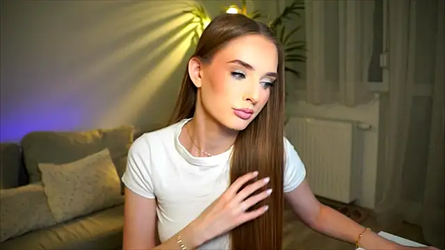petitegonwiild Live XXX-Chat