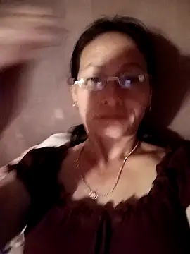 Chat +18 de Cucci07 ao vivo