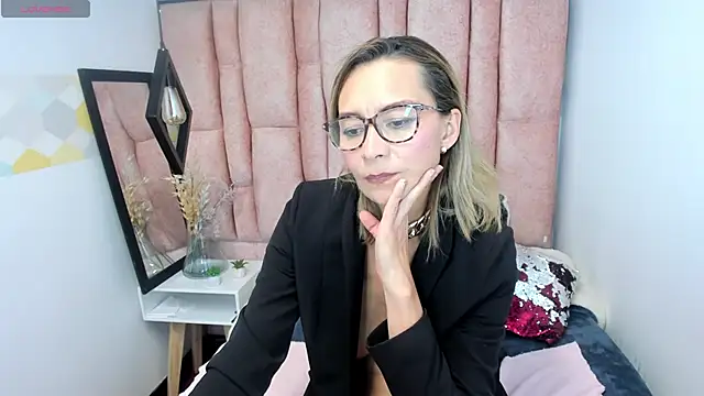 Issa_Milf__ 라이브 XXX 채팅