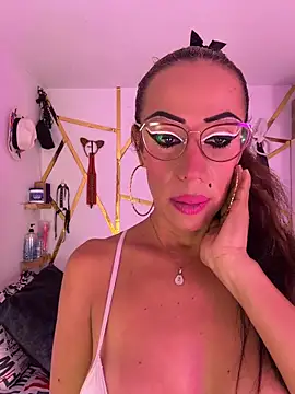 YOURSDEBORA's Webcam Show