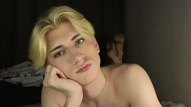 Oliver_star_boy_ 网络视讯表演