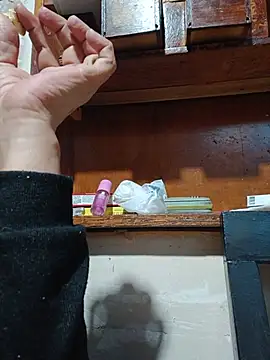 XXX chat uživo modela cari75