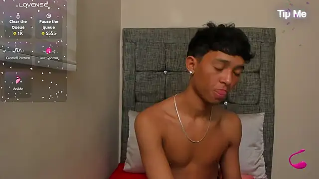 Little_Twink19x Webcam Show