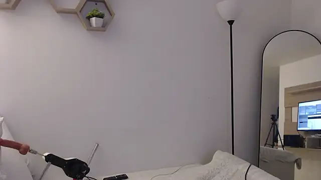 MIYESSI Chat XXX live