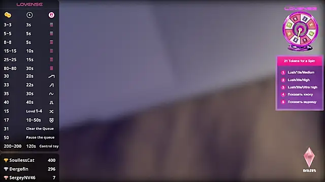 Show modela pussypiercingslut na web-kameri