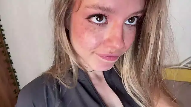 Catrinee Webcam Show
