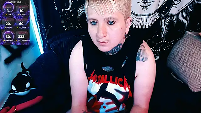Marieblueeyes Show in webcam